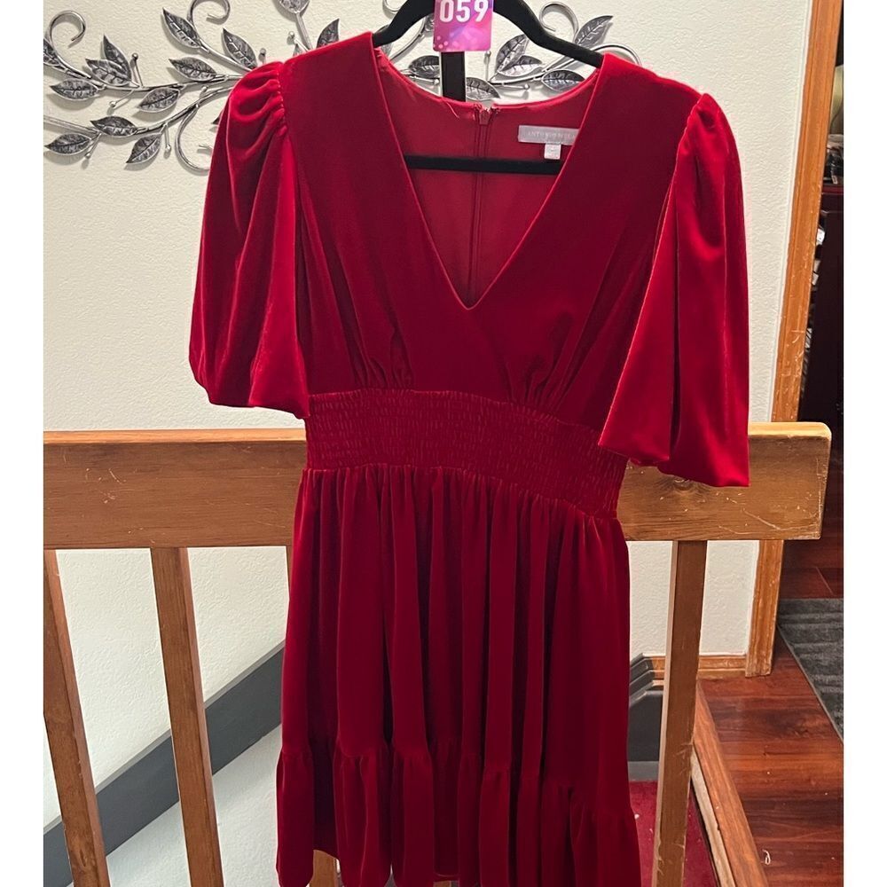 EUC Antonio Melani Red Velvet Dress Lined with Puff Sleeves Size 4 #059